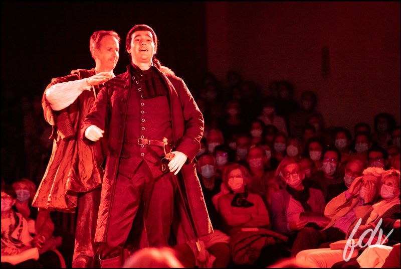 Don Giovanni – Matthew Hargreaves (Leporello) et Matthew Durkan (au premier plan Don Giovanni) - Photos mmphotoFDV