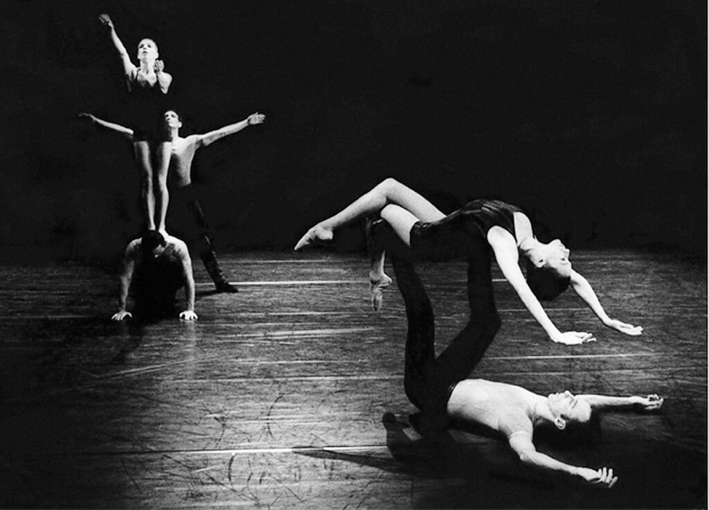 Pour le dernier spectacle de la saison de Ballet National du Capitole, 4 chorégraphes déclinent la danse en NOIR et BLANC.