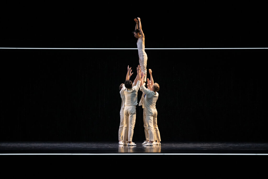 DU NOIR ET BLANC, MAIS PAS QUE ...