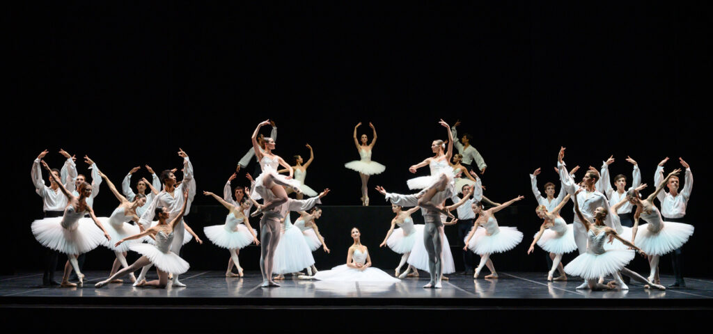 UN BEL EQILIBRE ENTRE DANSE ET MUSIQUE