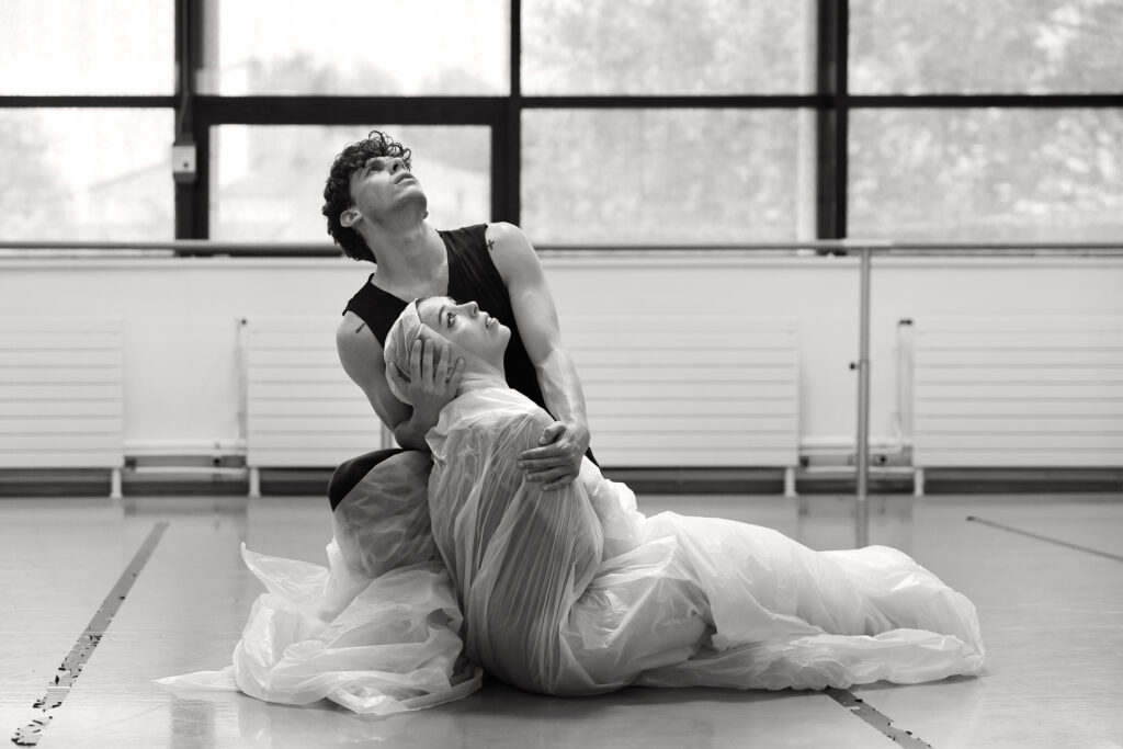 La Cie ILLICITE danse sur le Stabat Mater de Dvorak