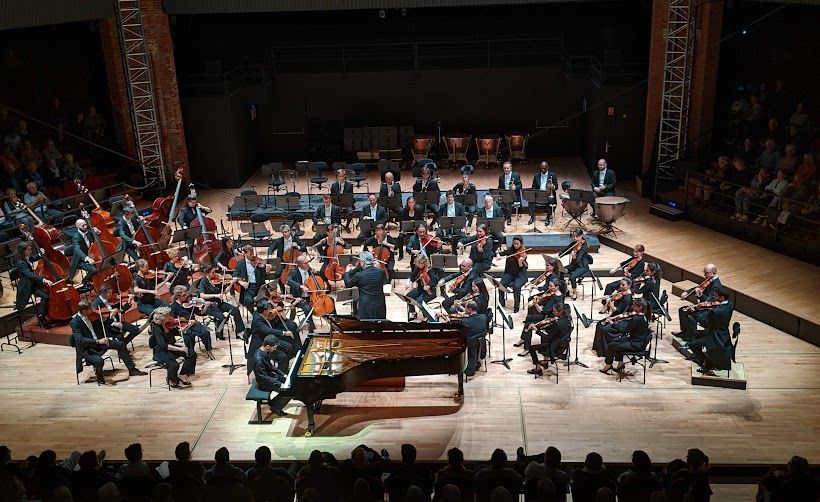 L'Orchestre national du Capitole dirigé par Frank Beermann et le piabiste Adam Laloum
